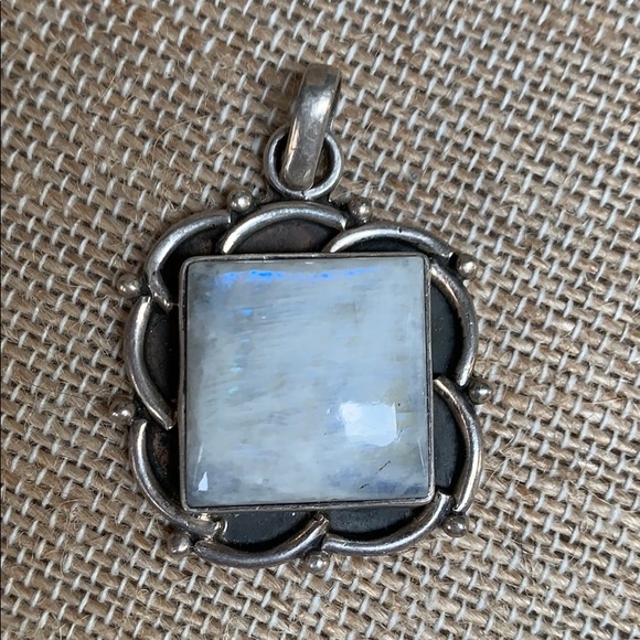 Pendant - Picture 1 of 8